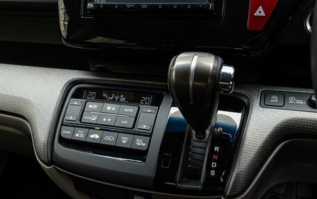 Honda Stepwgn IV, 2019 год, 2 340 000 рублей, 14 фотография