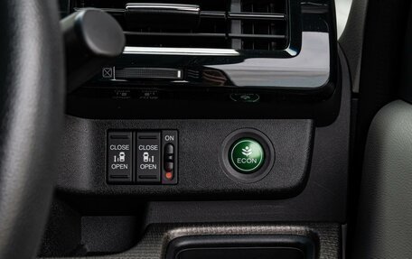 Honda Stepwgn IV, 2019 год, 2 340 000 рублей, 21 фотография