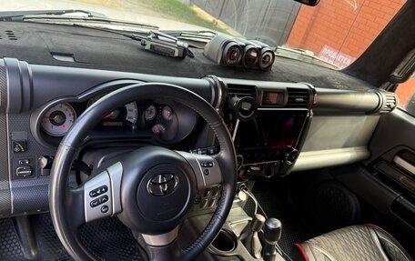 Toyota FJ Cruiser, 2015 год, 3 990 000 рублей, 9 фотография