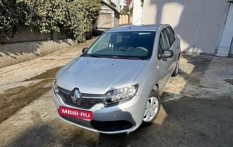 Renault Logan II, 2016 год, 670 000 рублей, 2 фотография