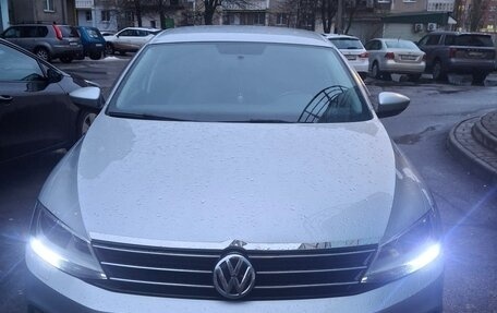 Volkswagen Jetta VI, 2016 год, 1 350 000 рублей, 2 фотография