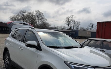 Toyota RAV4, 2018 год, 2 750 000 рублей, 10 фотография