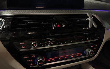 BMW 5 серия, 2018 год, 5 890 000 рублей, 16 фотография