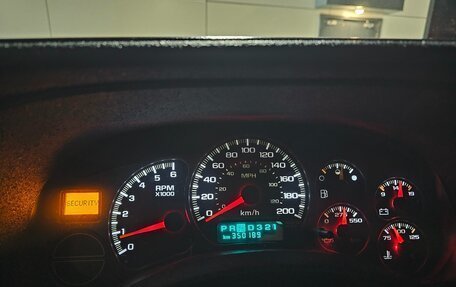 Chevrolet Tahoe II, 2001 год, 1 499 999 рублей, 37 фотография