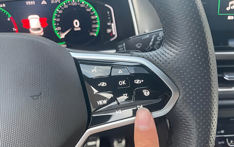 Volkswagen T-Roc I, 2023 год, 1 920 000 рублей, 10 фотография