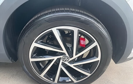 Volkswagen T-Roc I, 2023 год, 1 920 000 рублей, 6 фотография