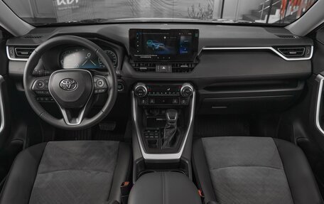 Toyota RAV4, 2024 год, 3 849 000 рублей, 10 фотография