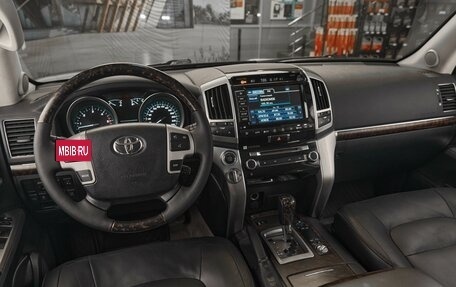 Toyota Land Cruiser 200, 2012 год, 3 499 000 рублей, 7 фотография