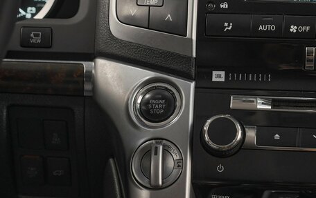 Toyota Land Cruiser 200, 2012 год, 3 499 000 рублей, 13 фотография