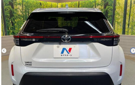 Toyota Yaris Cross, 2023 год, 1 500 000 рублей, 3 фотография