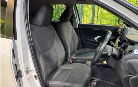 Toyota Yaris Cross, 2023 год, 1 500 000 рублей, 7 фотография