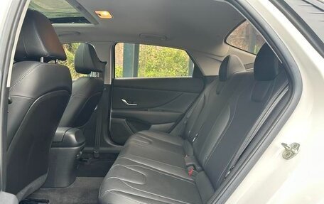 Hyundai Elantra, 2022 год, 1 400 000 рублей, 12 фотография