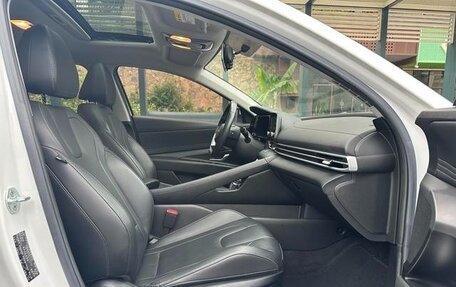 Hyundai Elantra, 2022 год, 1 400 000 рублей, 14 фотография