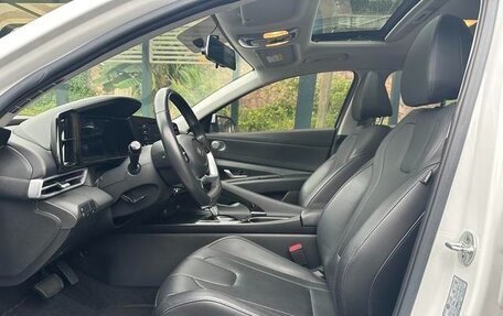 Hyundai Elantra, 2022 год, 1 400 000 рублей, 11 фотография