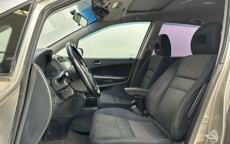 Honda Stream I рестайлинг, 2004 год, 590 000 рублей, 21 фотография