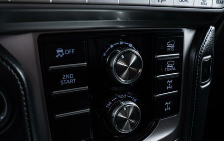 Toyota Land Cruiser Prado 150 рестайлинг 2, 2018 год, 5 459 000 рублей, 19 фотография