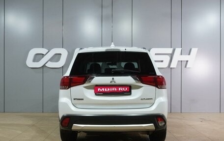 Mitsubishi Outlander III рестайлинг 3, 2017 год, 2 179 000 рублей, 4 фотография