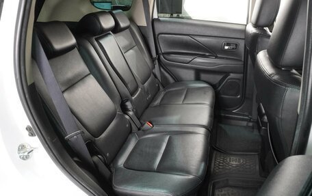 Mitsubishi Outlander III рестайлинг 3, 2017 год, 2 179 000 рублей, 7 фотография