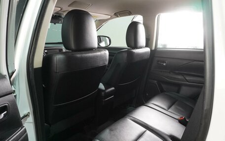 Mitsubishi Outlander III рестайлинг 3, 2017 год, 2 179 000 рублей, 11 фотография