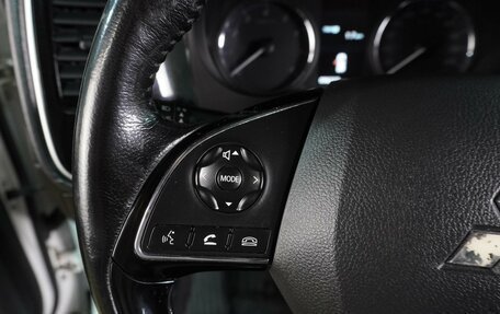 Mitsubishi Outlander III рестайлинг 3, 2017 год, 2 179 000 рублей, 21 фотография