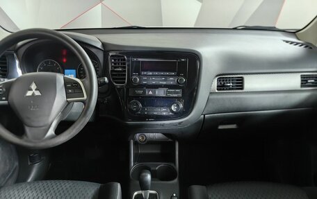 Mitsubishi Outlander III рестайлинг 3, 2014 год, 1 460 000 рублей, 14 фотография