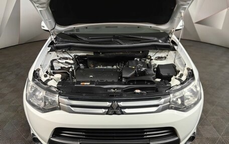 Mitsubishi Outlander III рестайлинг 3, 2014 год, 1 460 000 рублей, 10 фотография