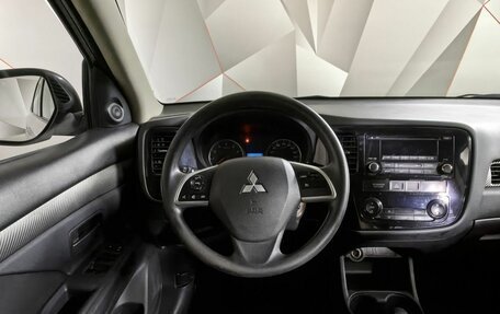 Mitsubishi Outlander III рестайлинг 3, 2014 год, 1 460 000 рублей, 19 фотография