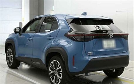 Toyota Yaris Cross, 2023 год, 1 900 000 рублей, 4 фотография