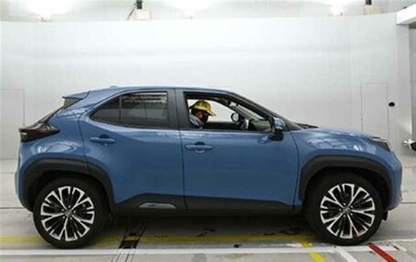 Toyota Yaris Cross, 2023 год, 1 900 000 рублей, 5 фотография