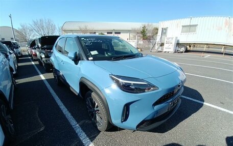 Toyota Yaris Cross, 2023 год, 1 900 000 рублей, 9 фотография