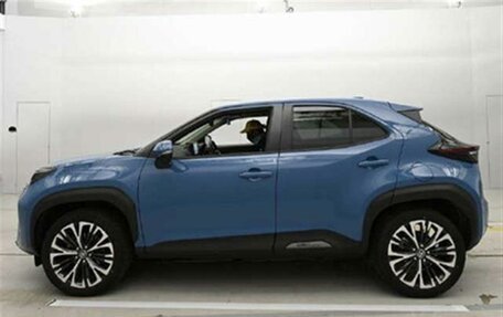 Toyota Yaris Cross, 2023 год, 1 900 000 рублей, 6 фотография