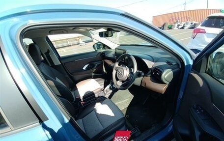 Toyota Yaris Cross, 2023 год, 1 900 000 рублей, 15 фотография