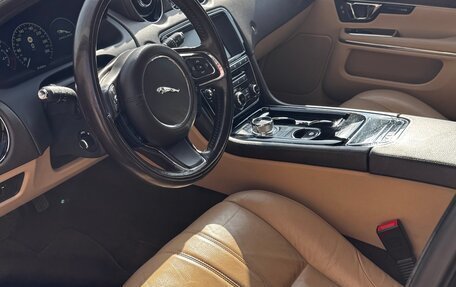 Jaguar XJ IV (X351), 2016 год, 2 900 000 рублей, 6 фотография