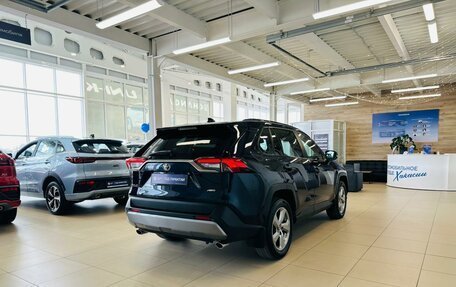 Toyota RAV4, 2019 год, 3 099 900 рублей, 6 фотография