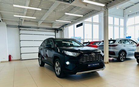 Toyota RAV4, 2019 год, 3 099 900 рублей, 8 фотография
