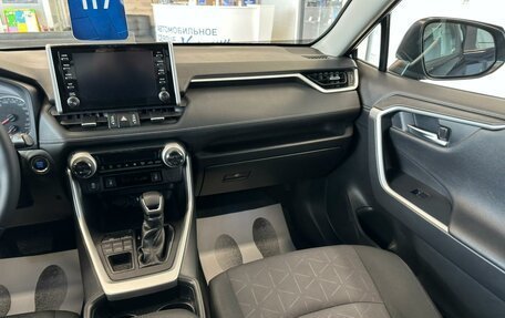 Toyota RAV4, 2019 год, 3 099 900 рублей, 15 фотография