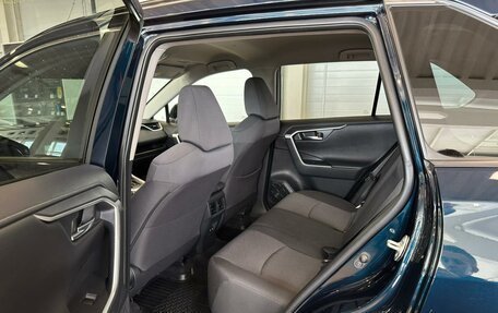 Toyota RAV4, 2019 год, 3 099 900 рублей, 18 фотография