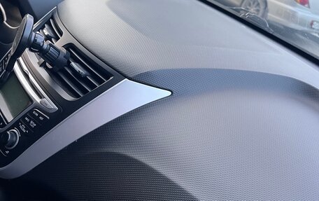 Hyundai Solaris II рестайлинг, 2012 год, 800 000 рублей, 10 фотография