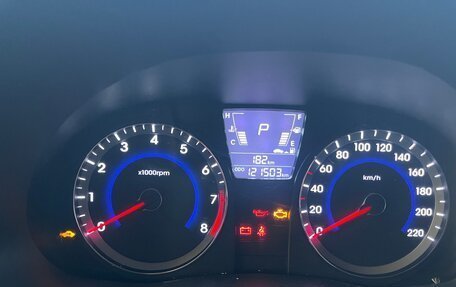 Hyundai Solaris II рестайлинг, 2012 год, 800 000 рублей, 13 фотография