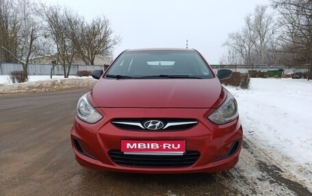 Hyundai Solaris II рестайлинг, 2012 год, 858 000 рублей, 1 фотография