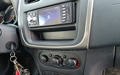 Renault Logan II, 2019 год, 850 000 рублей, 12 фотография