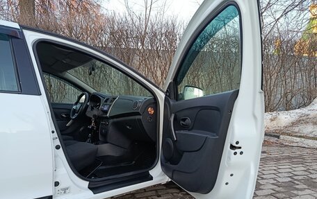 Renault Logan II, 2019 год, 850 000 рублей, 14 фотография