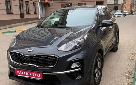KIA Sportage IV рестайлинг, 2019 год, 1 900 000 рублей, 2 фотография