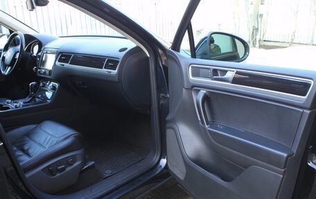 Volkswagen Touareg III, 2016 год, 2 990 000 рублей, 10 фотография