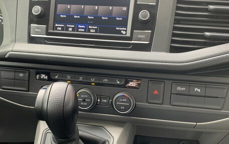 Volkswagen Caravelle T6 рестайлинг, 2020 год, 4 125 000 рублей, 21 фотография