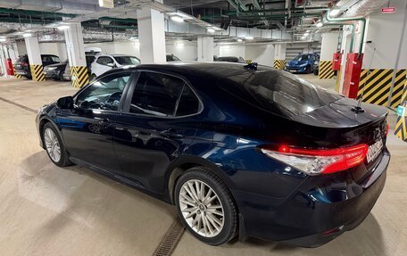 Toyota Camry, 2019 год, 2 700 000 рублей, 6 фотография