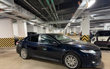 Toyota Camry, 2019 год, 2 700 000 рублей, 4 фотография