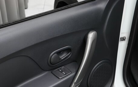 Renault Logan II, 2019 год, 1 099 000 рублей, 15 фотография