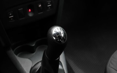 Renault Logan II, 2019 год, 1 099 000 рублей, 14 фотография