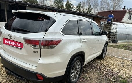Toyota Highlander III, 2014 год, 2 700 000 рублей, 6 фотография
